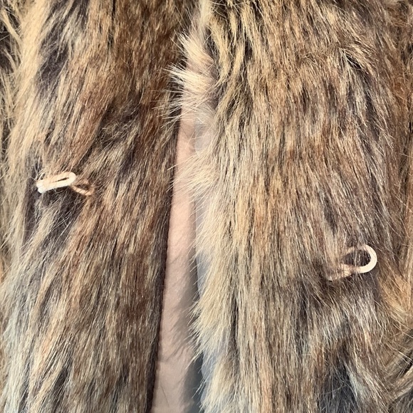 Red Snap Faux Fur Vest - Picture 6 of 6